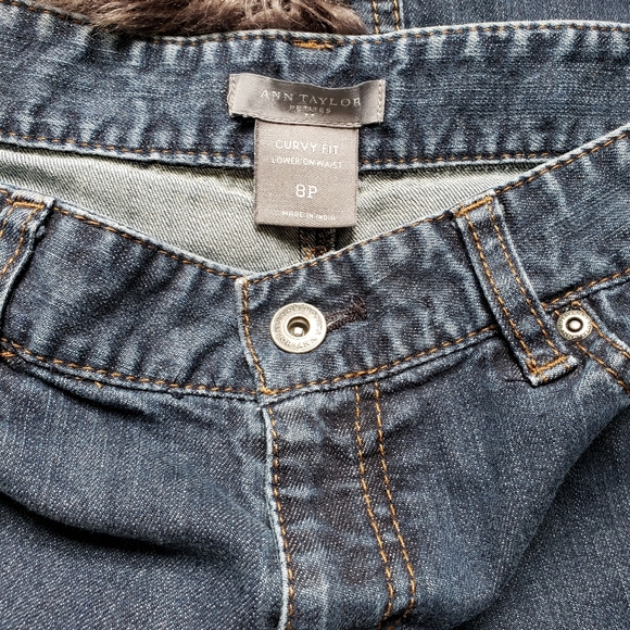 Ann Taylor Petites Low Rise Curvy Denim Jeans Size 8 - Picture 4 of 5